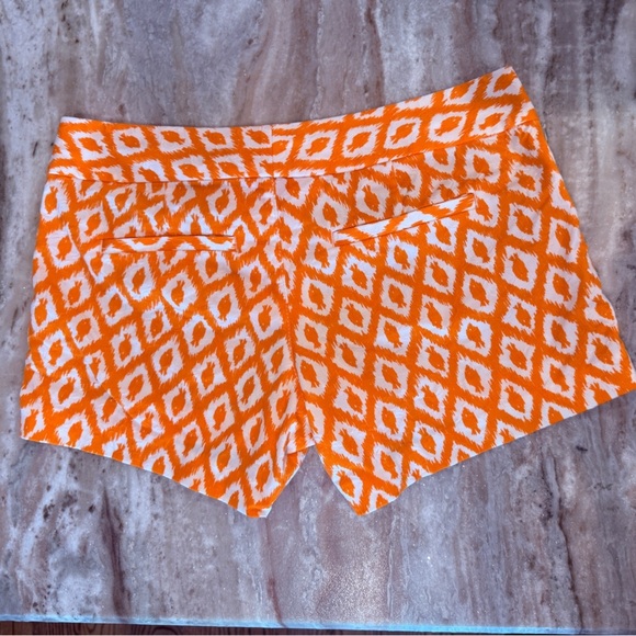 Women’s LILY PULITZER The Ellie short orange geometric ‘little fish” size 2. - Picture 3 of 8